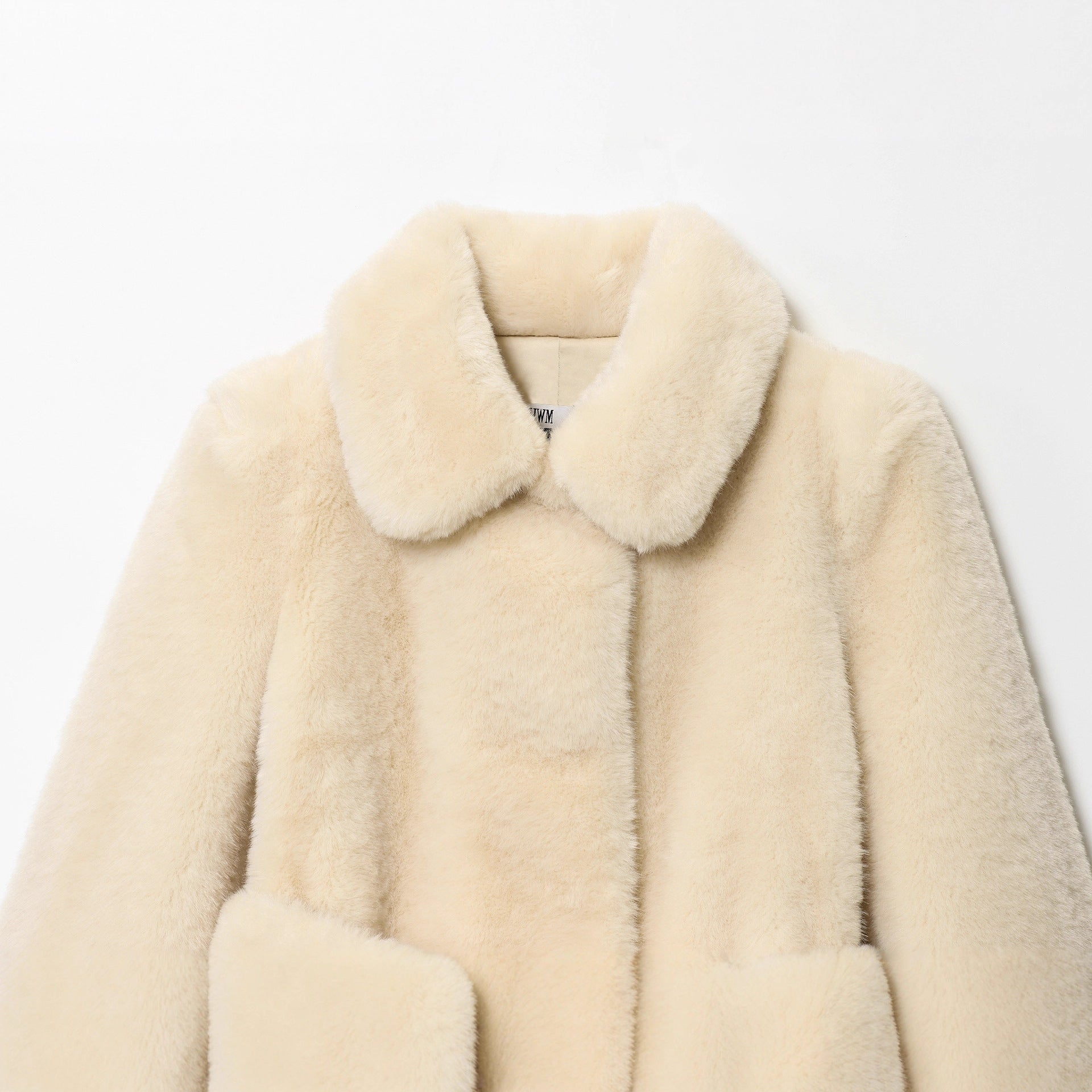 The Deauville Coat Signvm Project